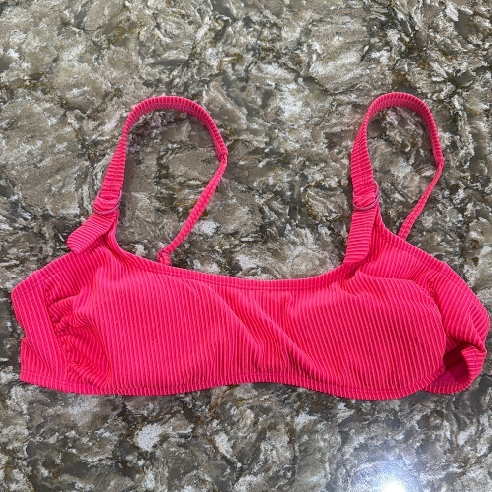 Xhilaration Pink Sporty Ribbed Bikini Top / E45